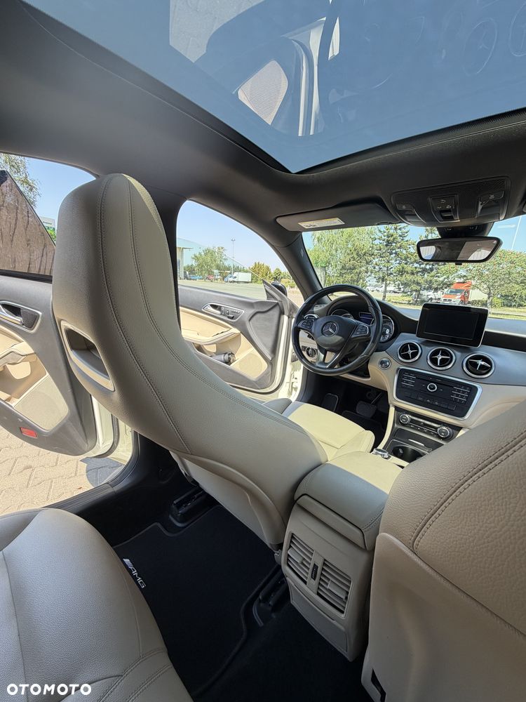Mercedes-Benz CLA 250 7G-DCT AMG Line - 10
