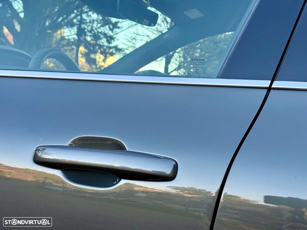 Volvo XC 60 2.0 T8 PHEV Inscription AWD - 19