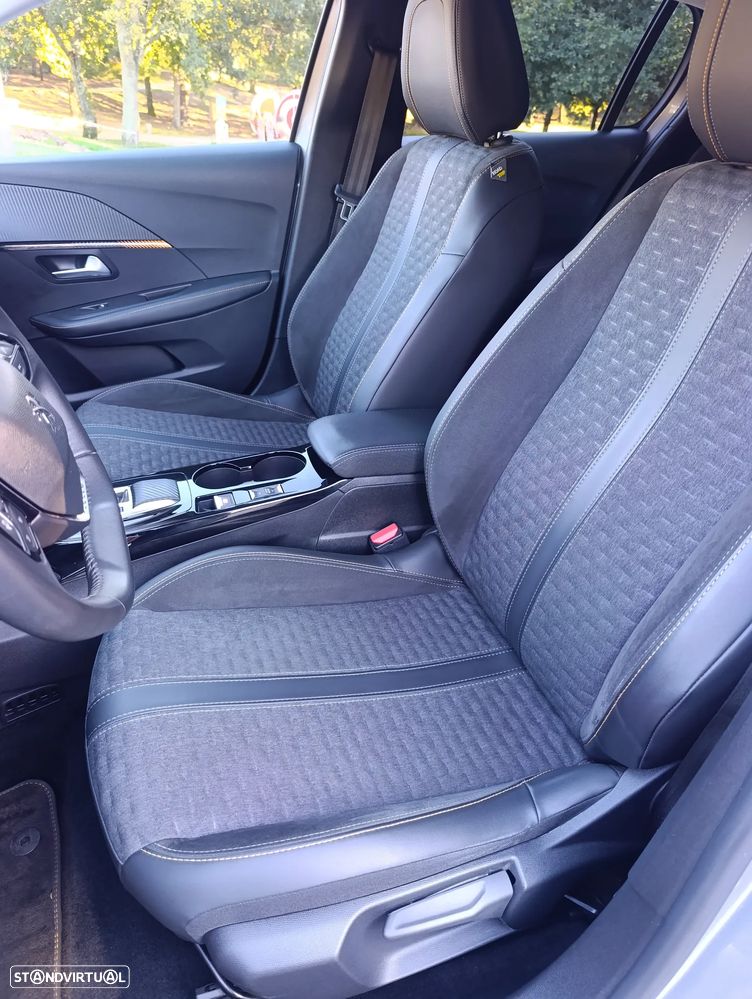 Peugeot e-208 Allure+ - 17