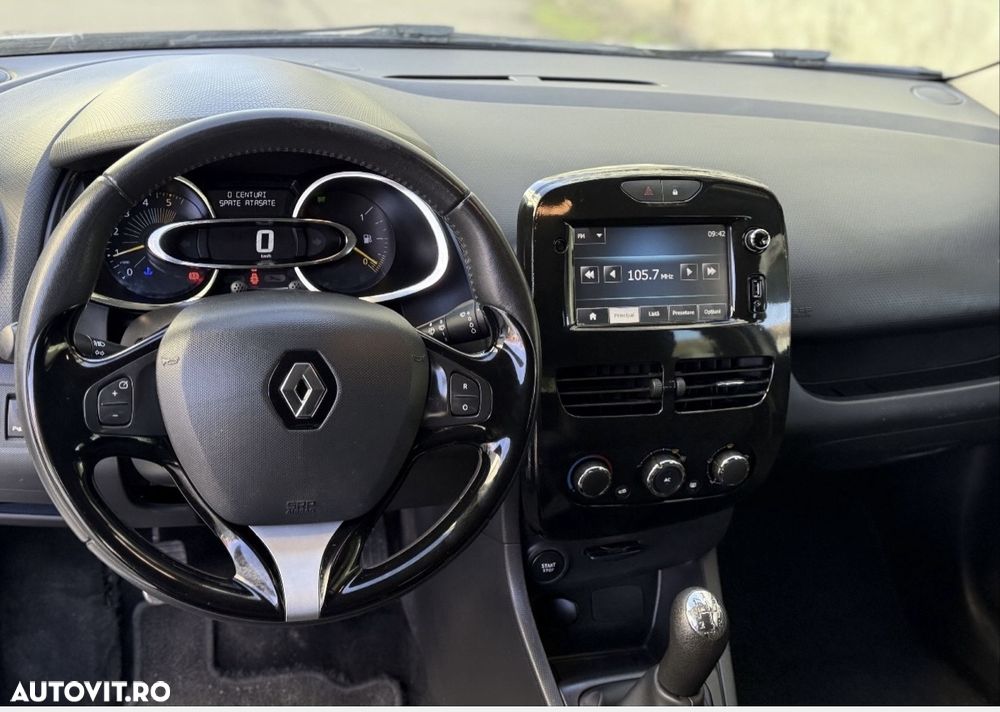Renault Clio - 8
