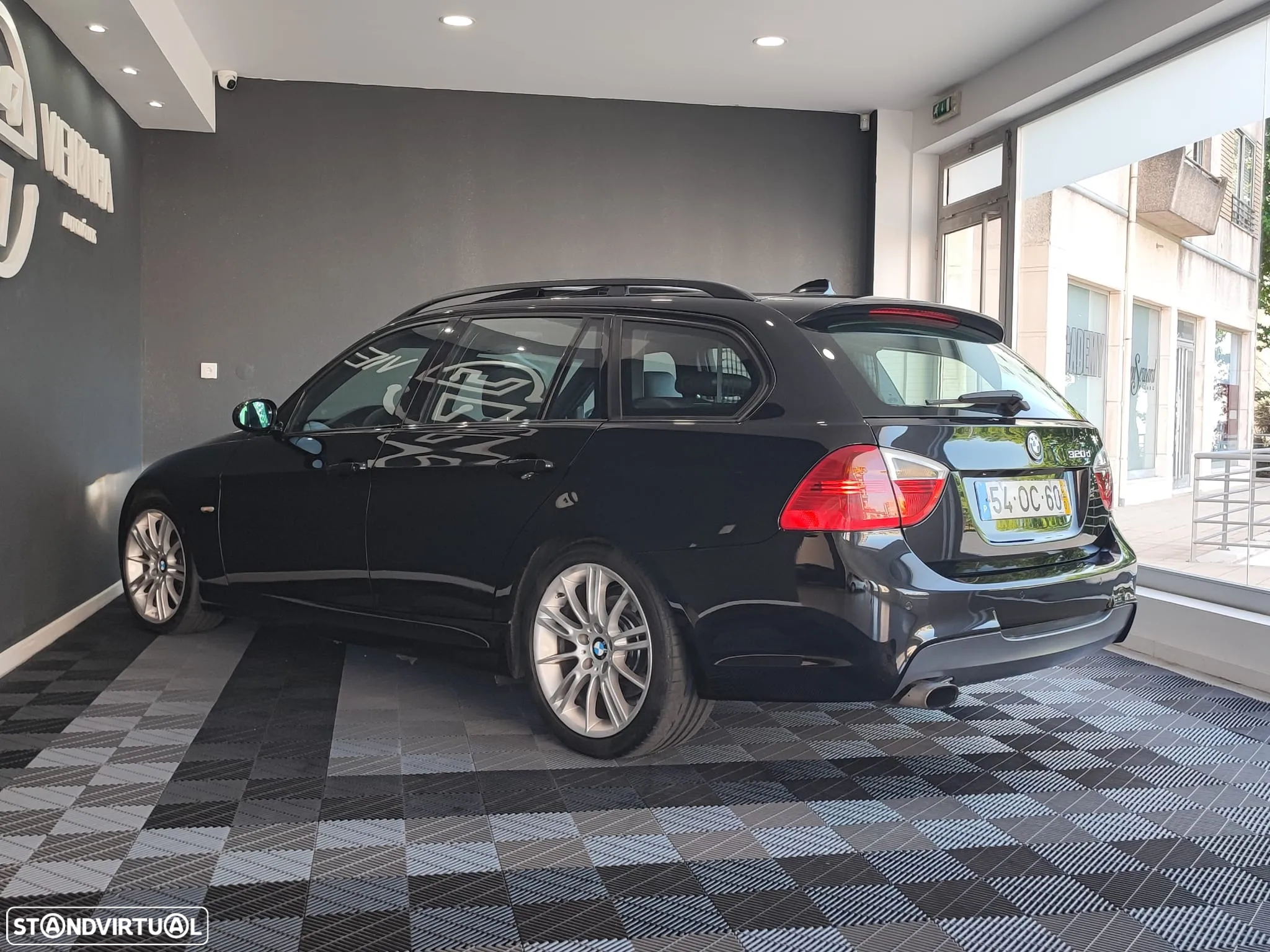 BMW 320 d Touring Navigation Sport - 16