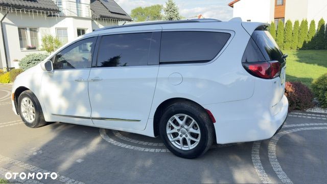 Chrysler Pacifica - 9