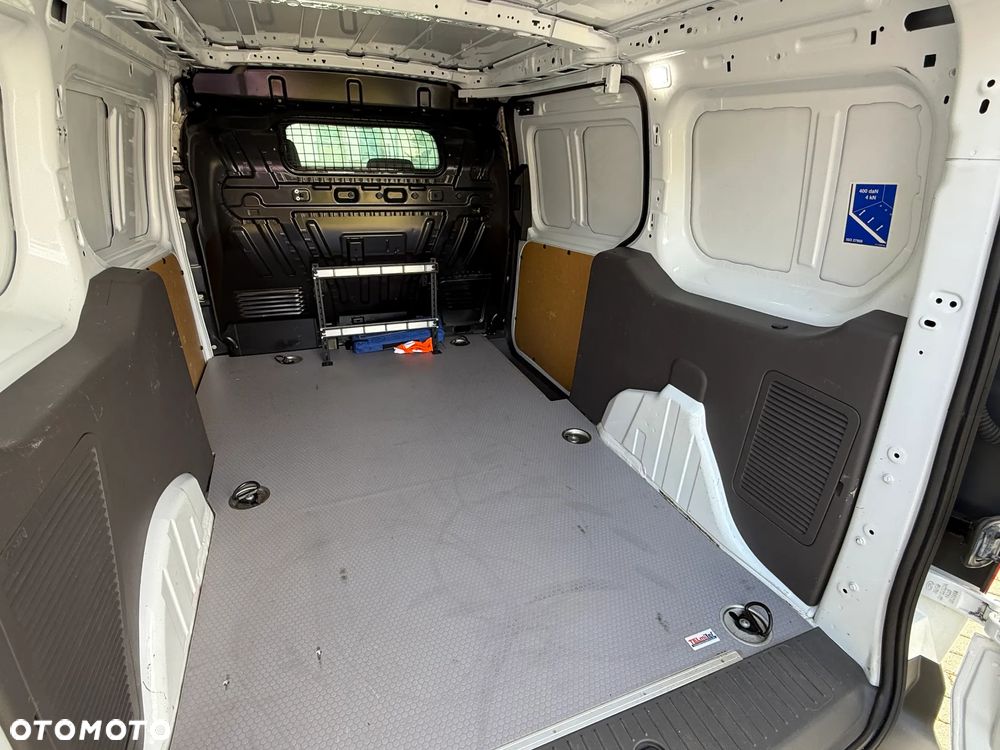 Ford Transit Connect - 23