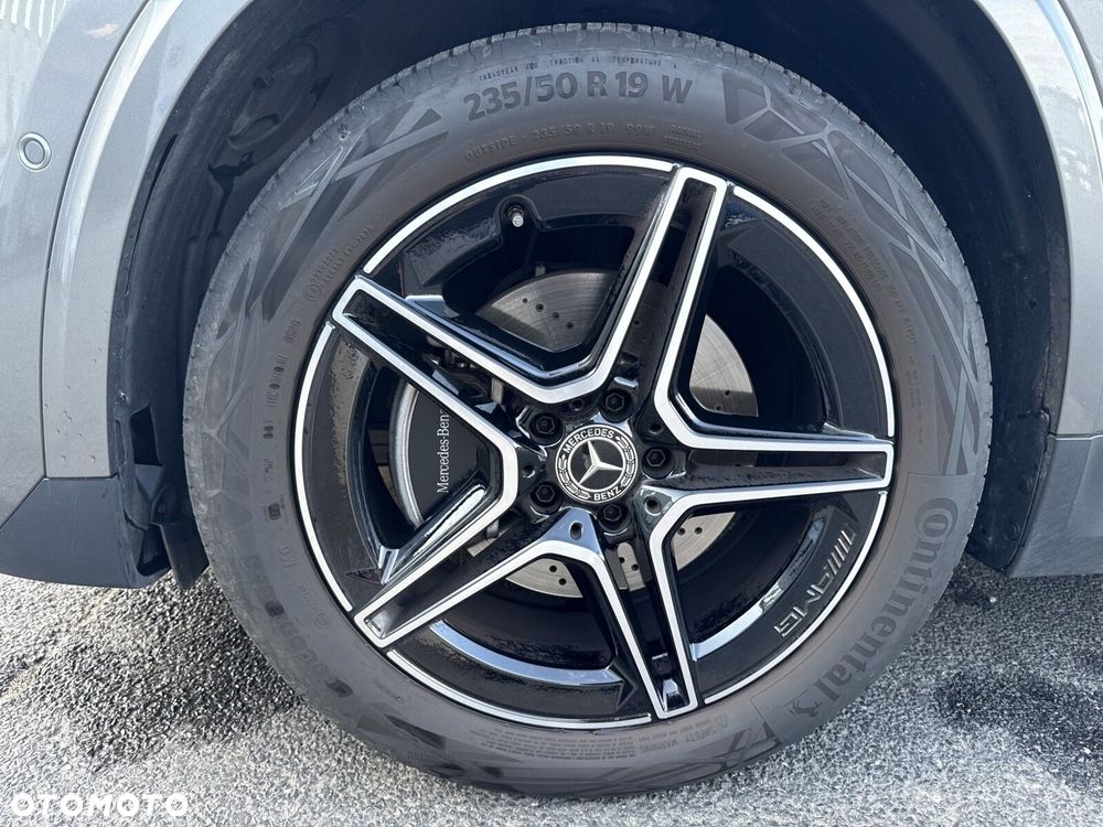 Mercedes-Benz GLA - 8
