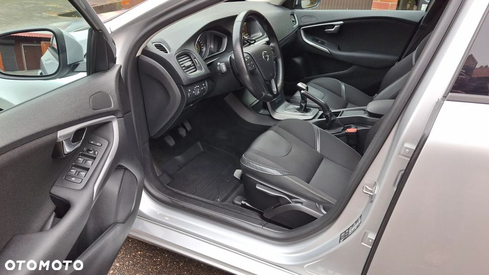 Volvo V40 D2 Kinetic - 22