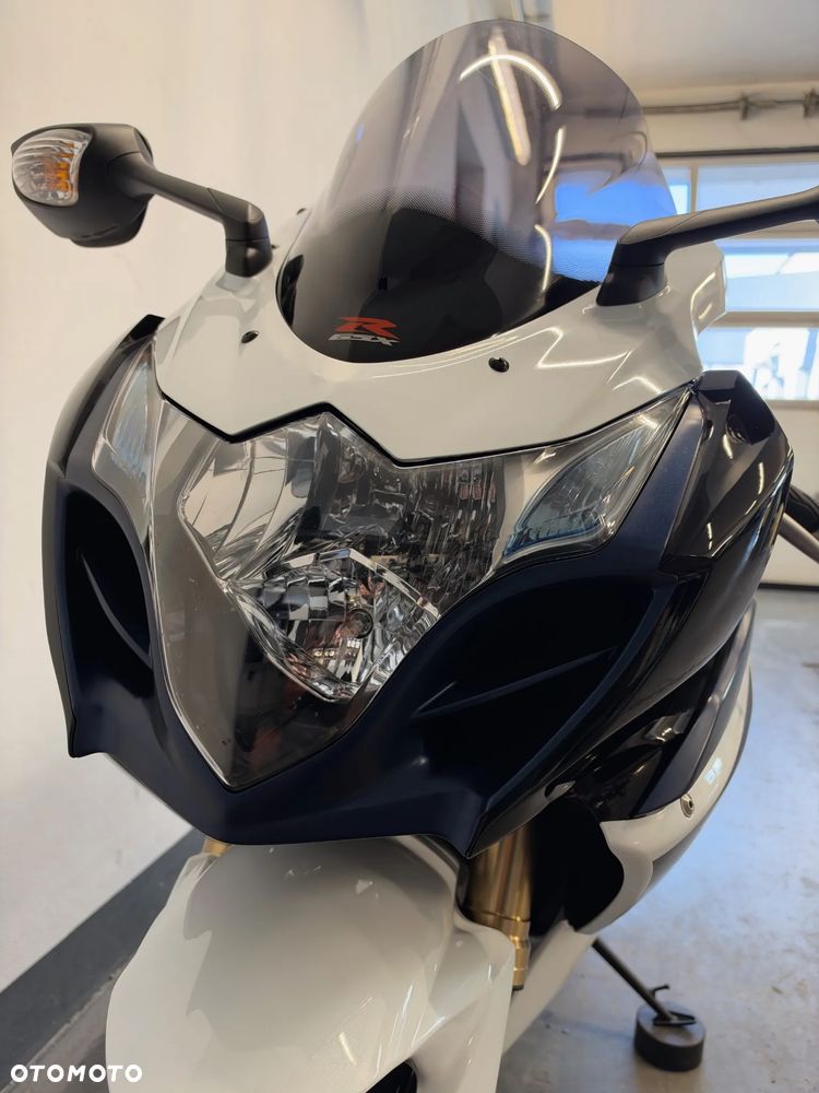 Suzuki GSX-R - 23