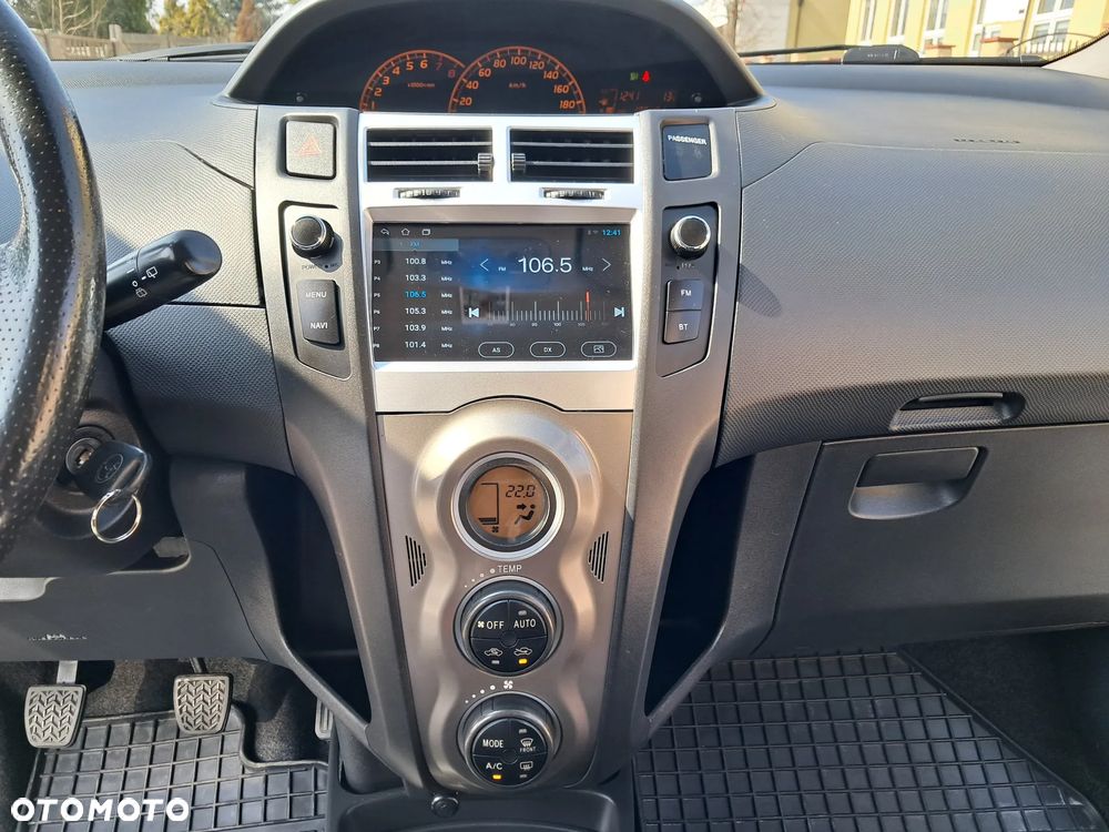 Toyota Yaris 1.33 Sol - 16