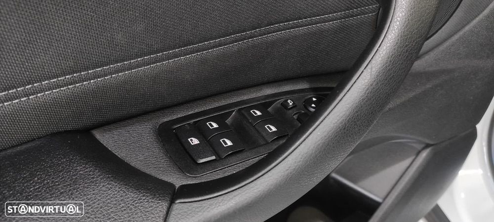 BMW X1 18 d sDrive Line Sport - 28