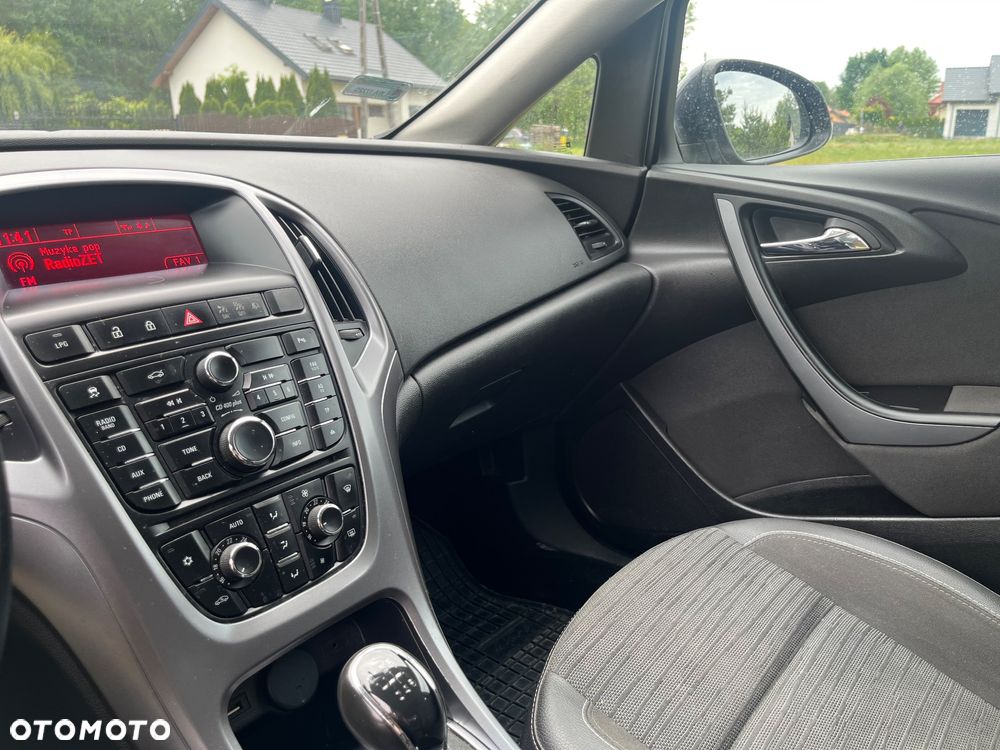 Opel Astra 1.4 T Executive EU6 - 13