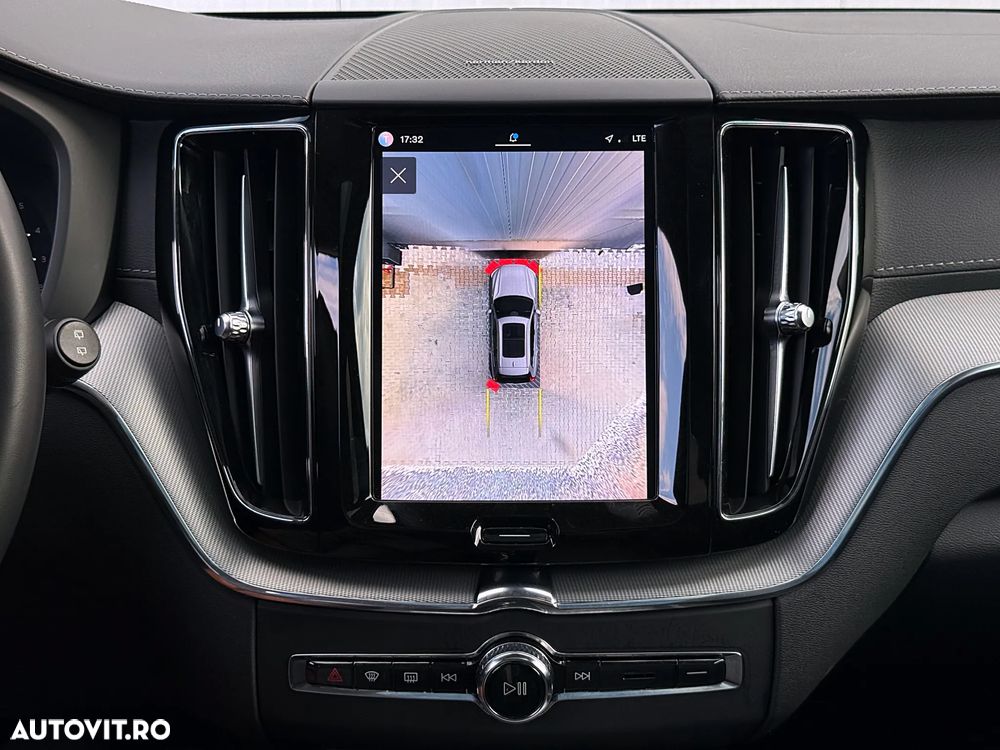 Volvo XC 60 B4 MHEV AT AWD Ultimate Dark - 8