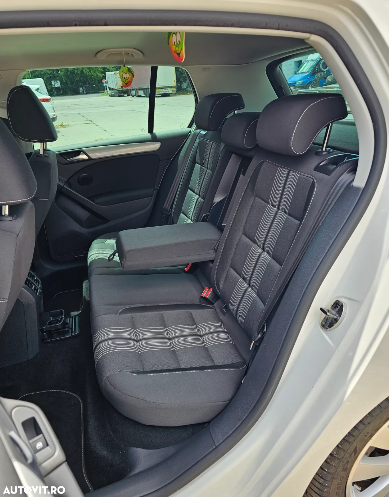 Volkswagen Golf - 9