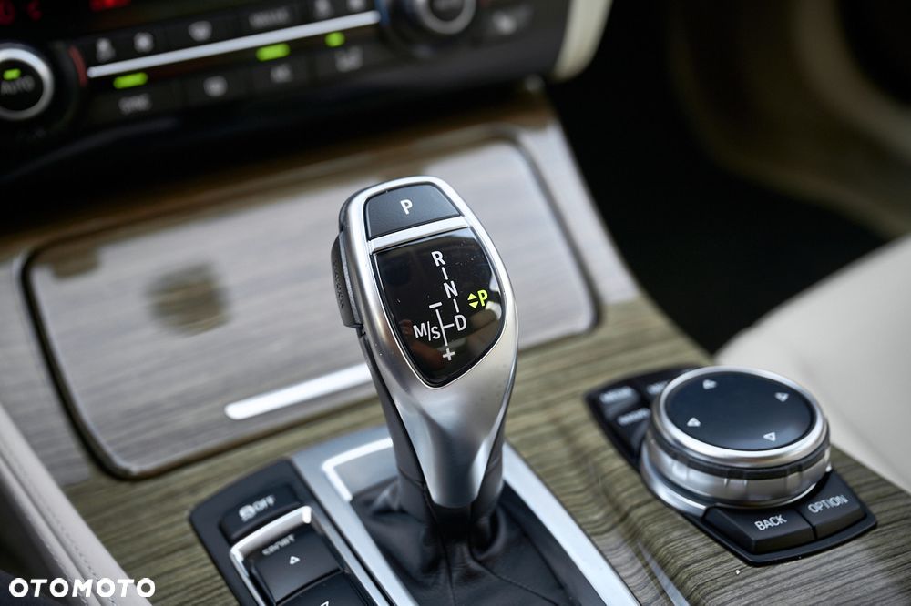 BMW Seria 5 525d xDrive Modern Line - 28