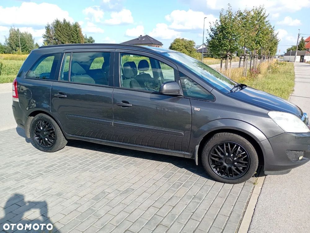 Opel Zafira 1.8 Cosmo - 1
