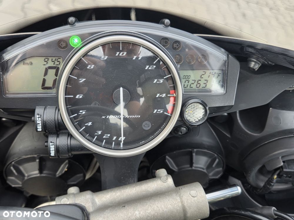 Yamaha R1 - 39