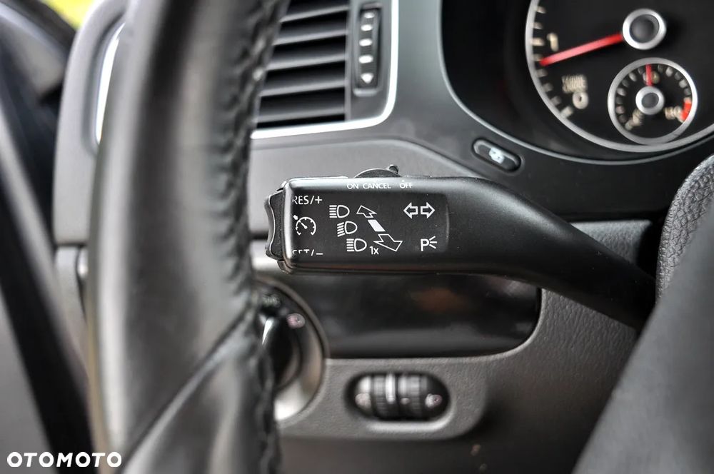 Volkswagen Jetta 1.6 TDI Comfortline - 23