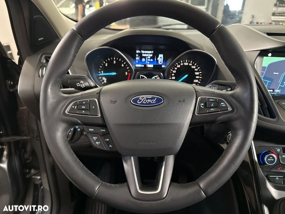Ford Kuga - 17