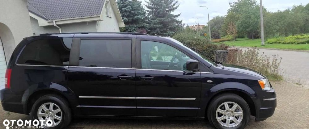 Chrysler Town & Country - 24