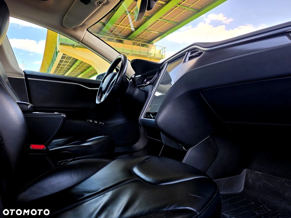 Tesla Model S - 33