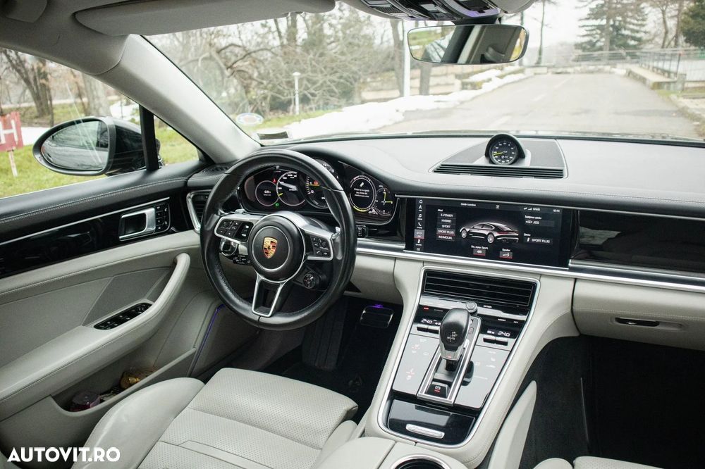 Porsche Panamera 4 E-Hybrid - 5