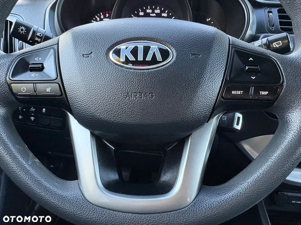 Kia Rio - 14