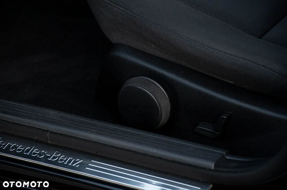 Mercedes-Benz Klasa C 180 Kompressor Automatik - 40