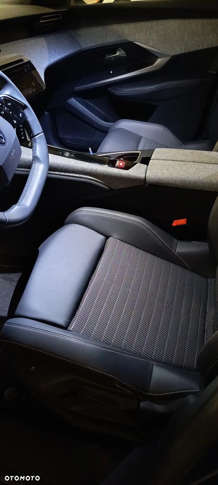 Peugeot 3008 1.2 PureTech mHEV Allure Pack S&S e-DCS6 - 13
