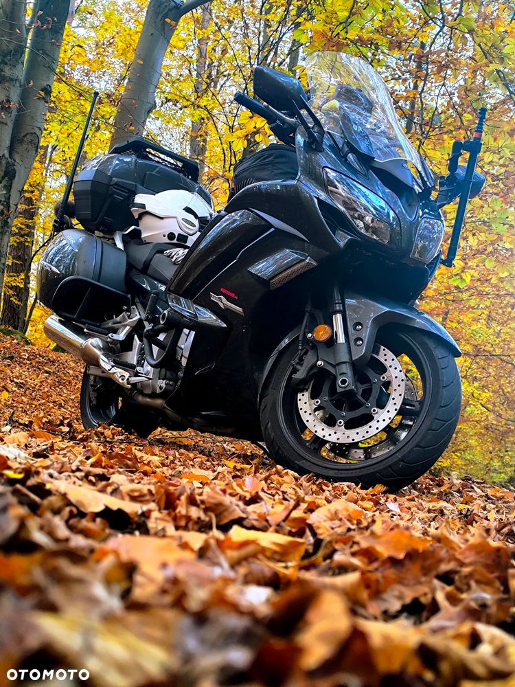 Yamaha FJR - 2