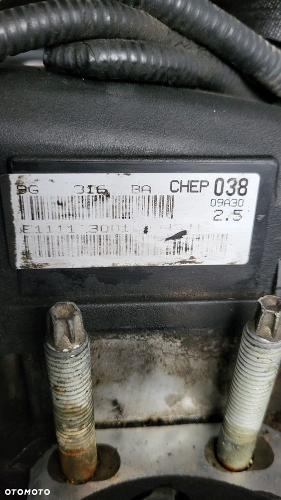 Ford escape maveric  2.5 benzyna silnik kompletny - 5
