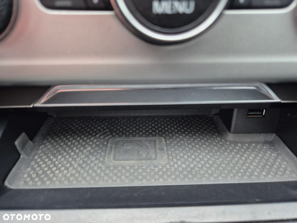 Volkswagen Passat 2.0 TDI (BlueMotion Technology) Comfortline - 21