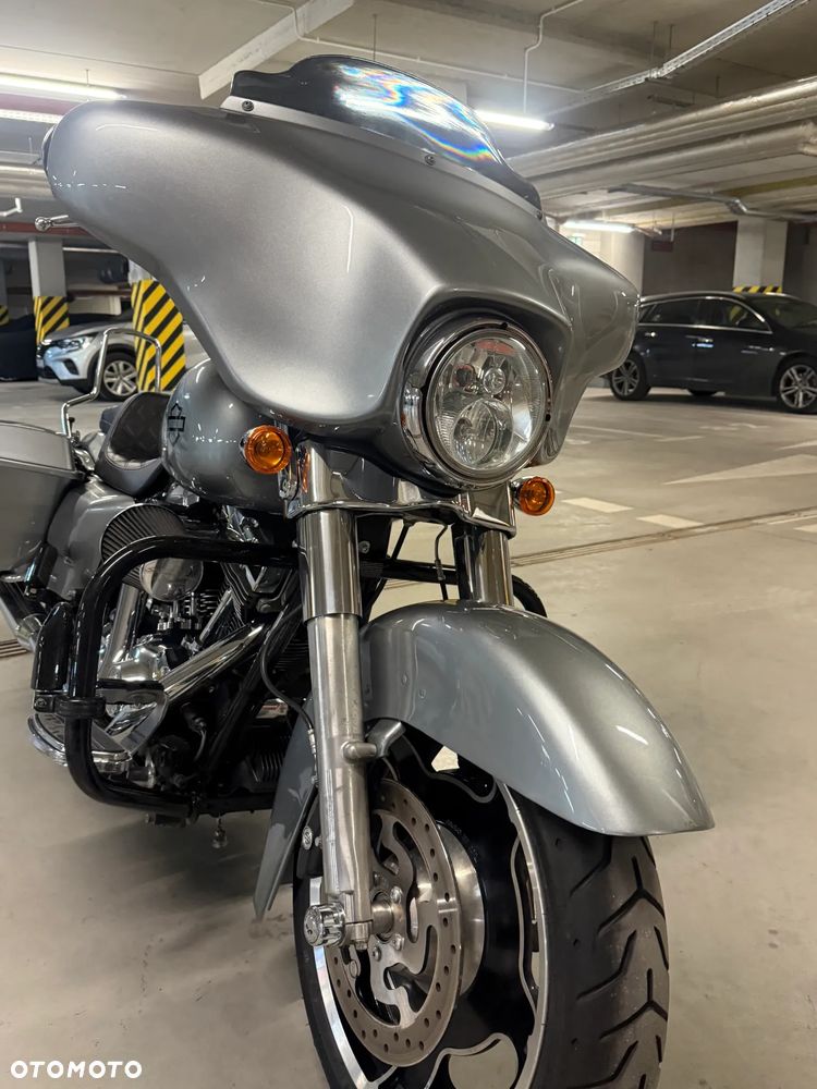 Harley-Davidson Touring Street Glide - 9