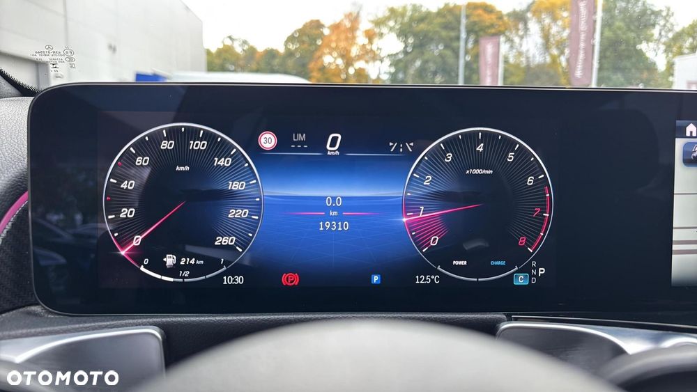 Mercedes-Benz GLB - 12