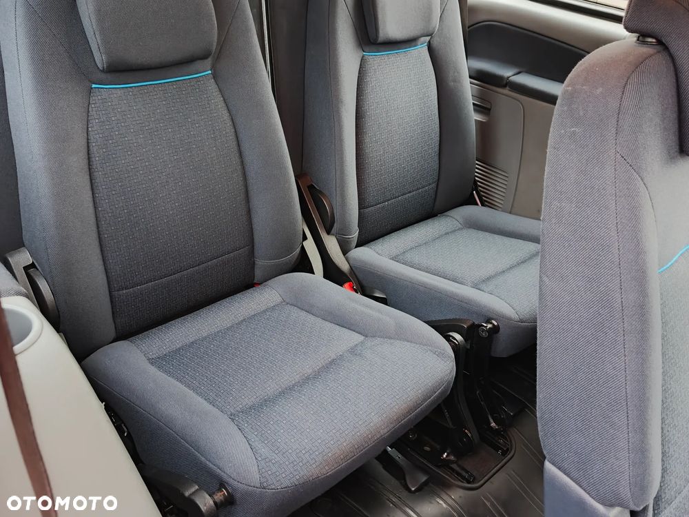 Ford Galaxy 2.0 TDCi Ghia - 8