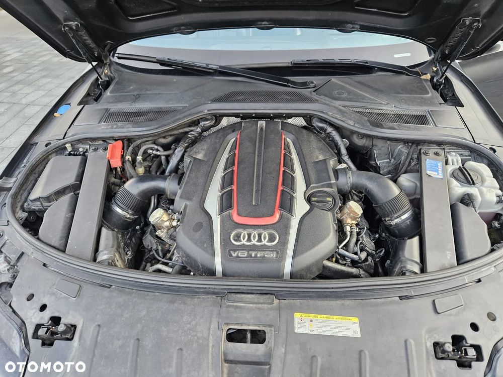 Audi S8 - 13