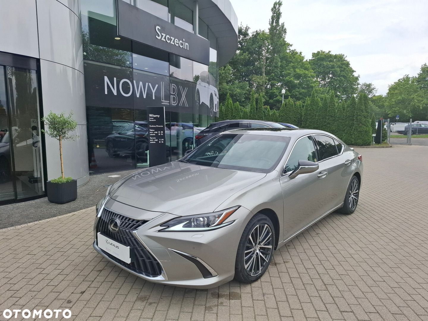 Lexus ES - 1