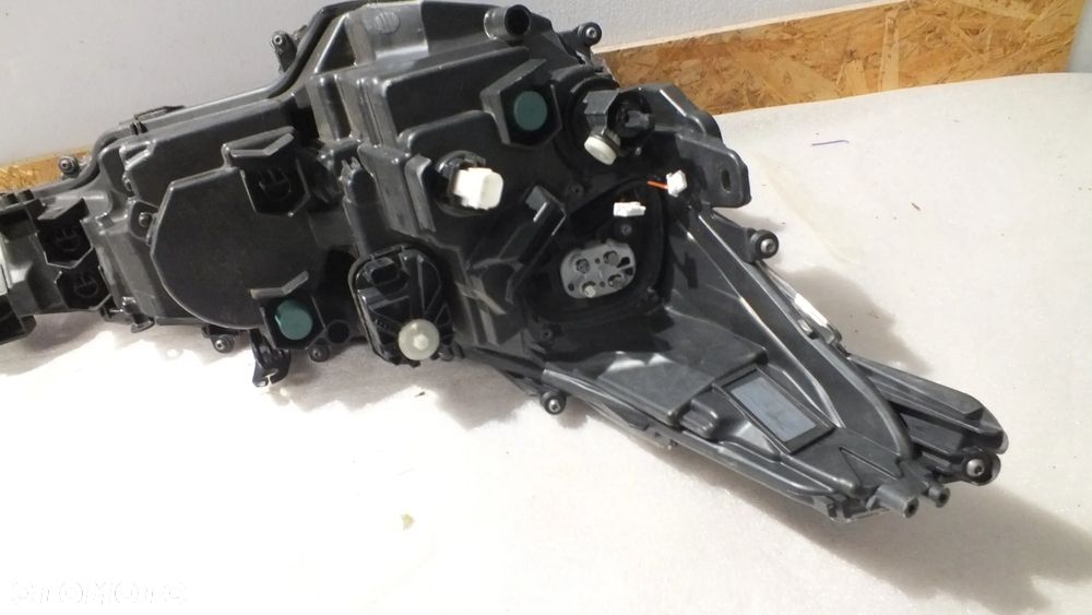 Lampa przednia lewa Toyota Corolla E21 kombi HB Full led - 11