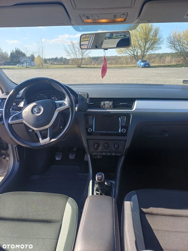 Skoda RAPID 1.2 TSI Ambition - 9