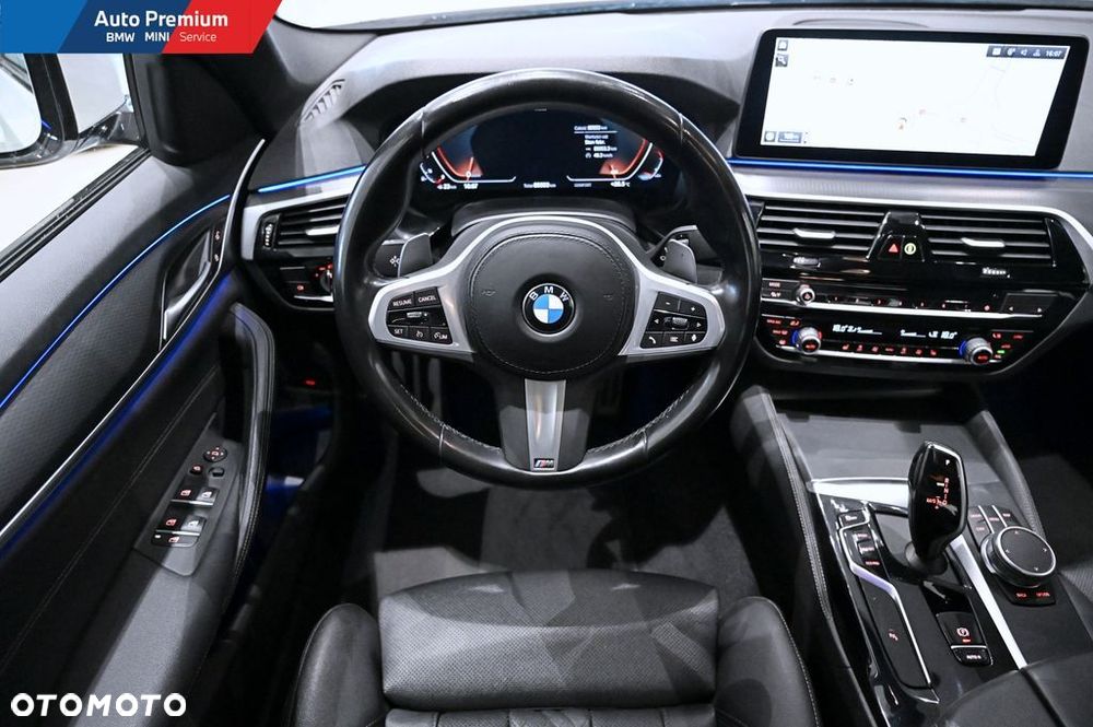 BMW Seria 5 520i mHEV - 12