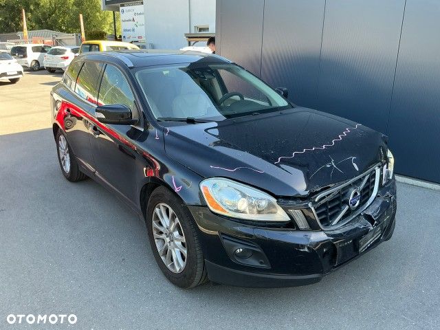 Volvo XC 60 T6 AWD Momentum - 3