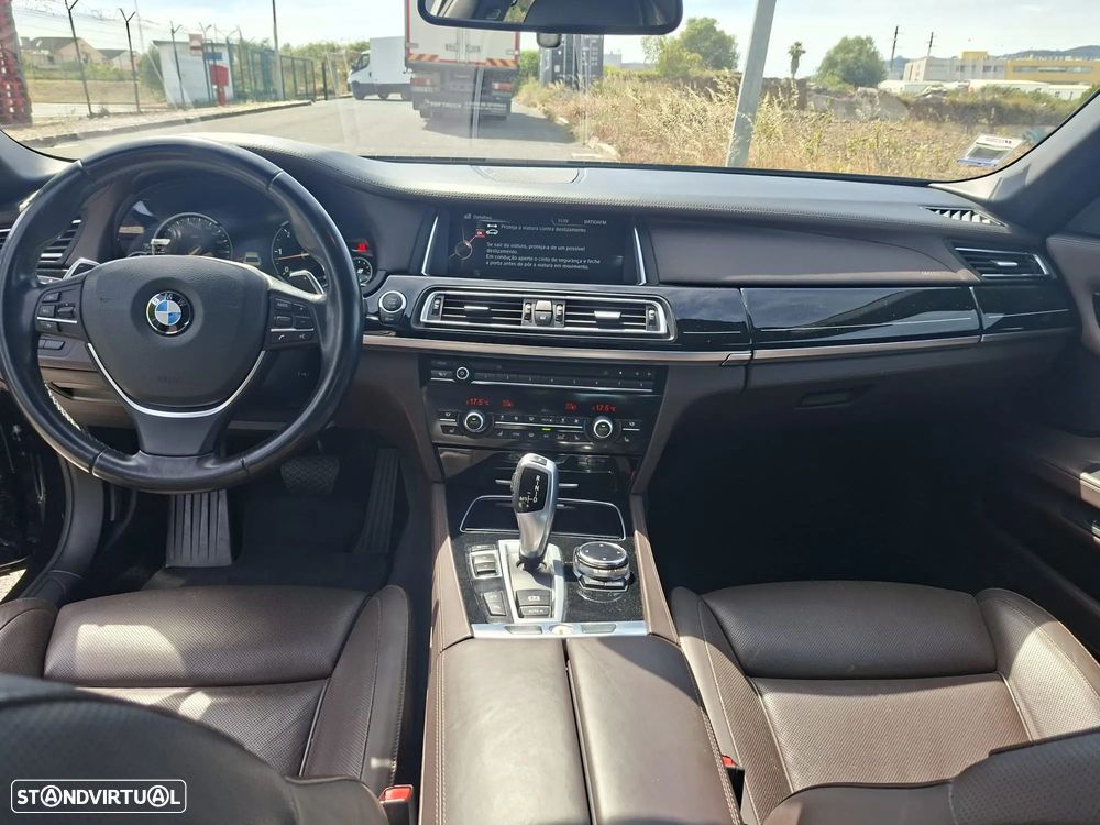 BMW 740 d Pack M - 3