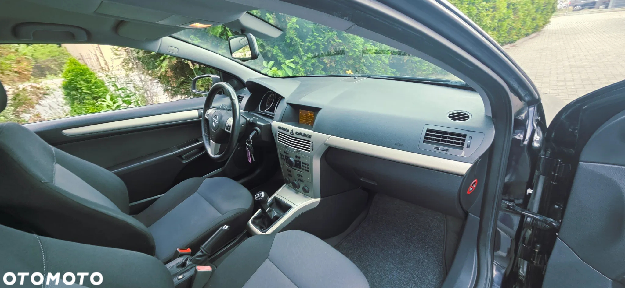 Opel Astra GTC 1.8 Cosmo - 35