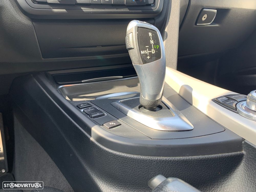 BMW 320 d Auto Pack M - 26
