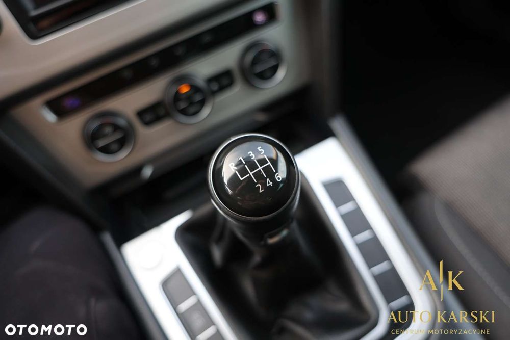 Volkswagen Passat - 21