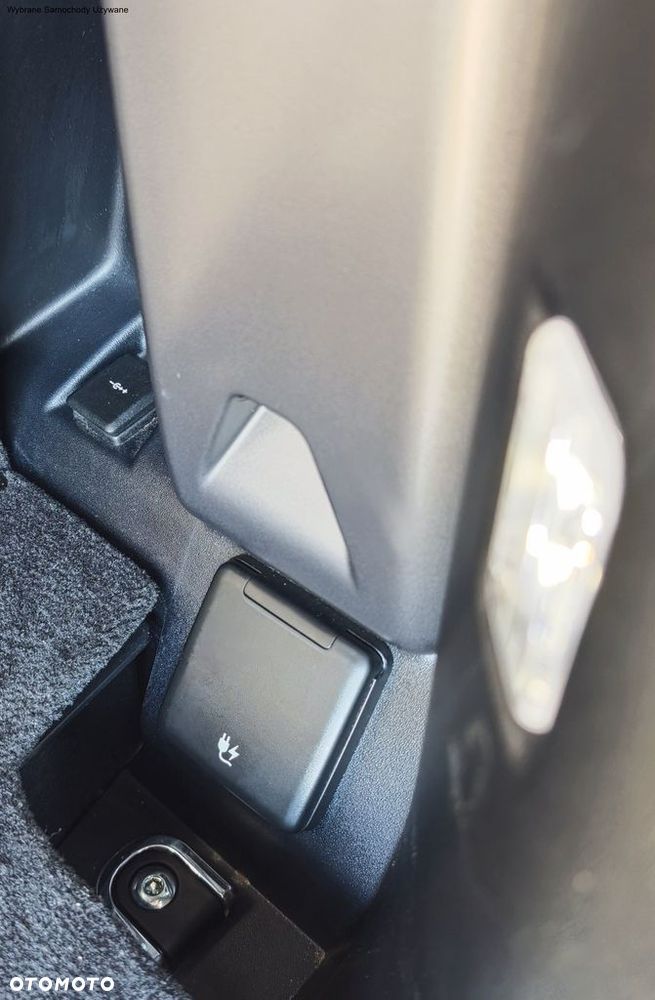 Land Rover Defender 3.0 D300 mHEV X-Dynamic HSE - 19