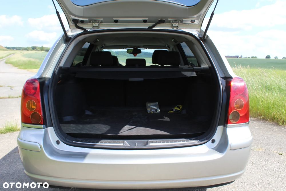 Toyota Avensis 2.0 D-4D Sol Plus - 14