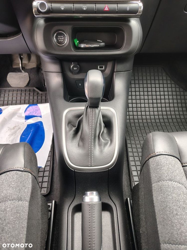 Citroën C3 1.2 PureTech Max EAT6 - 19