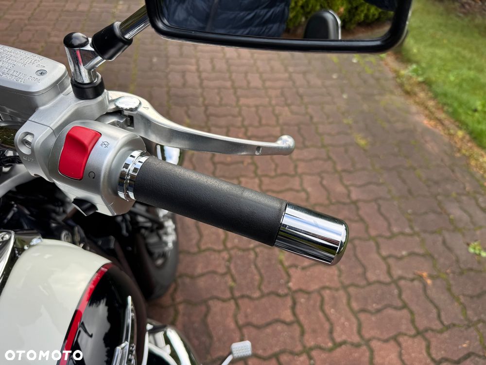 Suzuki Intruder - 20
