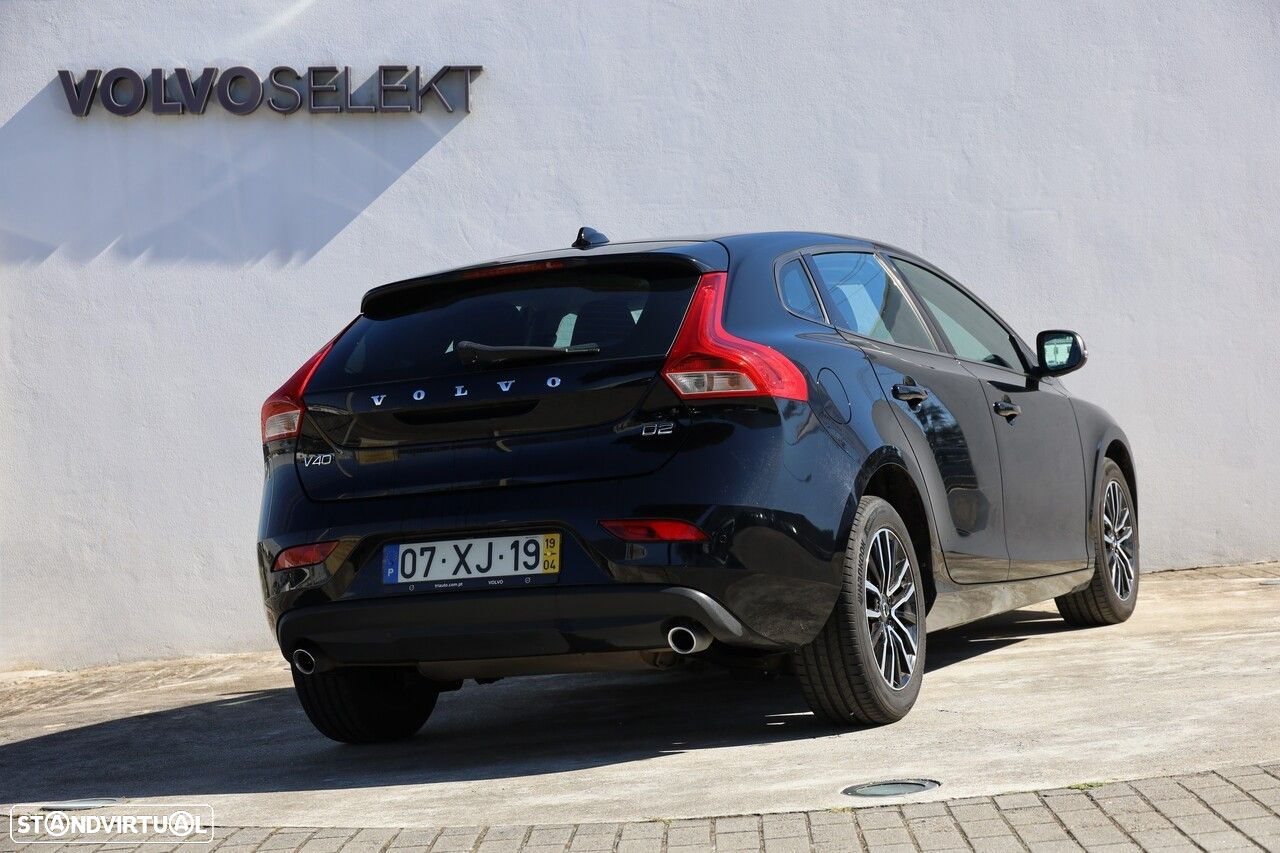 Volvo V40 2.0 D2 Momentum Geartronic - 19