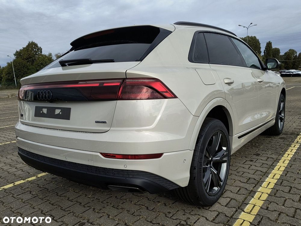 Audi Q8 - 9