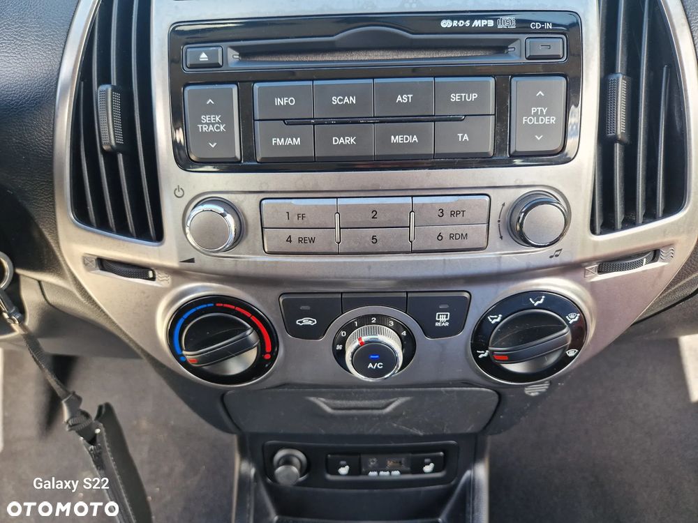 Hyundai i20 1.4 Comfort - 20