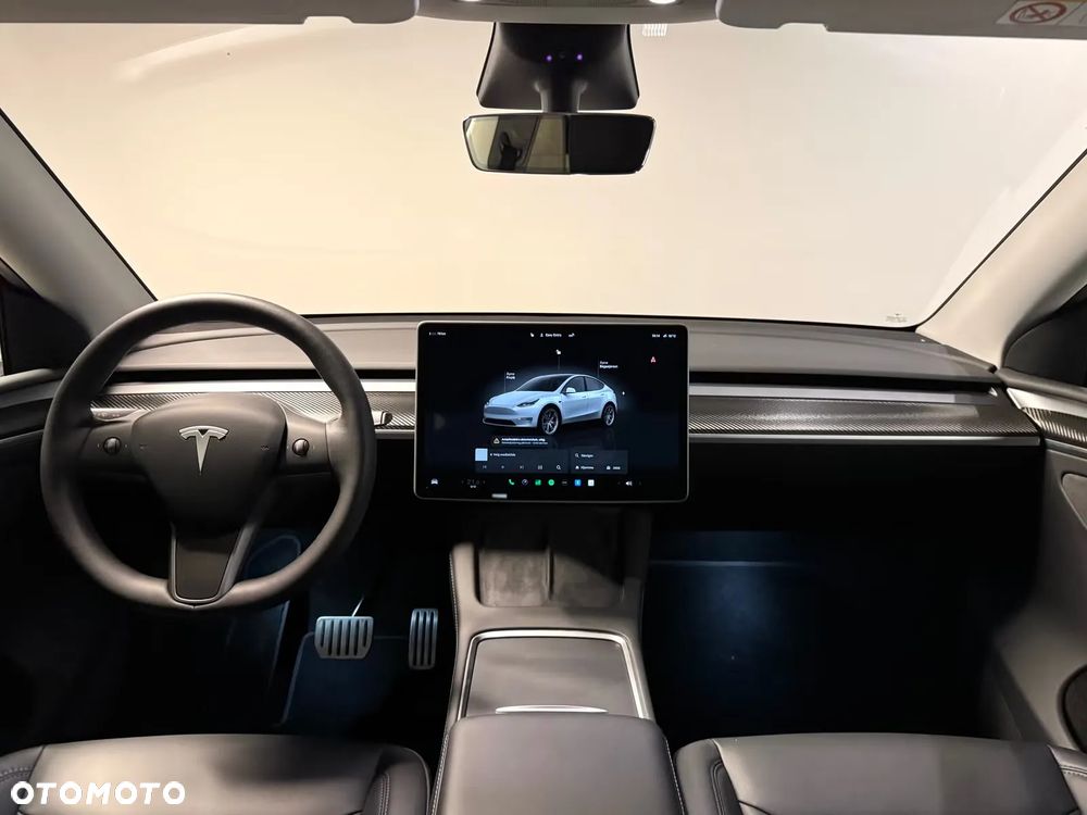 Tesla Model Y Performance Dual Motor AWD - 19